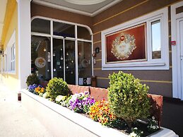 Hotel Lav