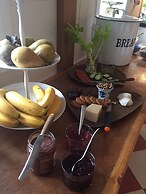 Alsbrogaard Deluxe Bed & Breakfast