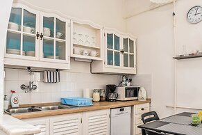 Diamond Astoria 4, Quiet Apartment