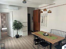 Diamond Astoria 4, Quiet Apartment