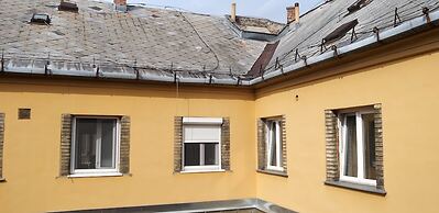 Diamond Astoria 4, Quiet Apartment