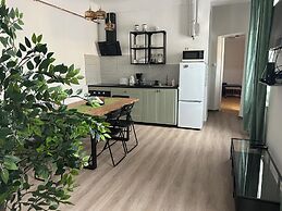 Diamond Astoria 4, Quiet Apartment