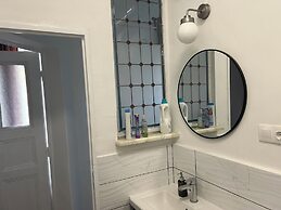 Diamond Astoria 4, Quiet Apartment