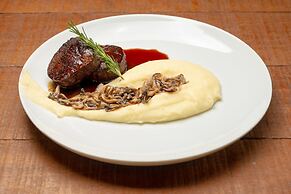 Hotel Real Villa Bella