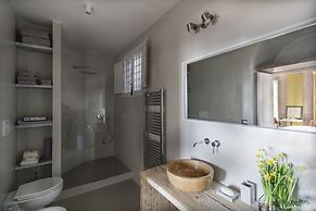 TROTULA CHARMING HOUSE - Julius Studio