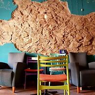 Varad Inn Hostel and Cafe