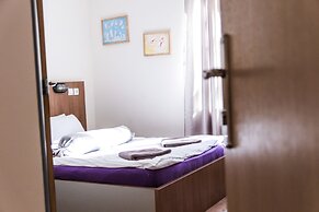 Varad Inn Hostel and Cafe