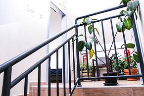 Varad Inn Hostel and Cafe