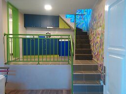 Varad Inn Hostel and Cafe