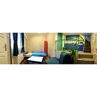 Varad Inn Hostel and Cafe