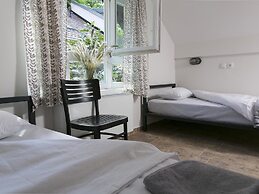 Varad Inn Hostel and Cafe