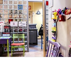 Varad Inn Hostel and Cafe