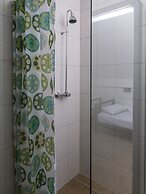 Varad Inn Hostel and Cafe