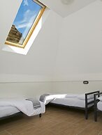 Varad Inn Hostel and Cafe