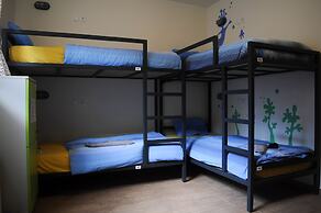 Varad Inn Hostel and Cafe