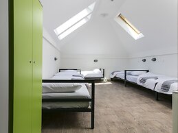 Varad Inn Hostel and Cafe