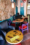Varad Inn Hostel and Cafe