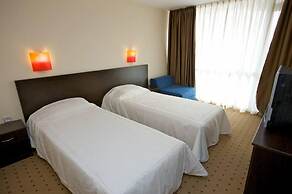 Tropics Hotel