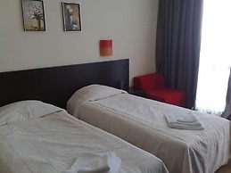 Tropics Hotel