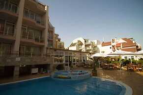 Tropics Hotel
