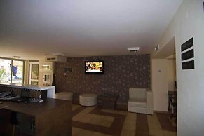 Tropics Hotel