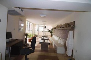 Tropics Hotel