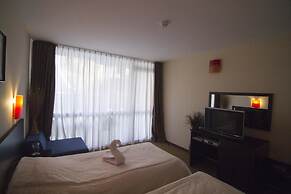 Tropics Hotel