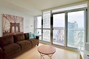 Bright 2 Bed Lakeview Suite