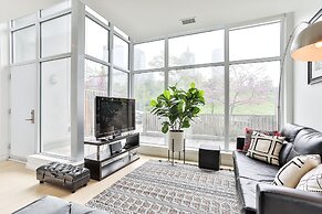 Gorgeous 2 Storey Townhouse