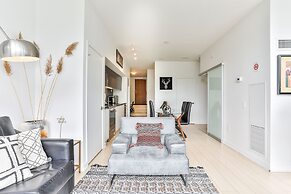 Gorgeous 2 Storey Townhouse