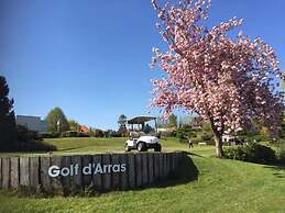 Le Pavillon Du Golf D'Arras