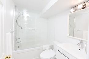 Applewood Suites - The Annex Lofts