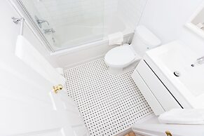 Applewood Suites - The Annex Lofts