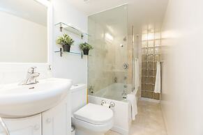 Applewood Suites - Yorkville