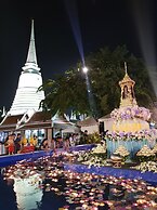 The Companion - Hostel