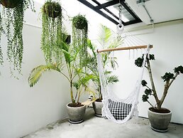 The Companion - Hostel