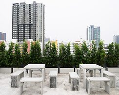 The Companion - Hostel