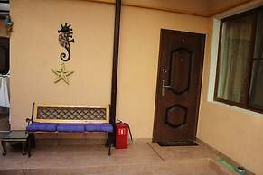 V Gostyah U Julii Guest House