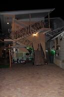 V Gostyah U Julii Guest House