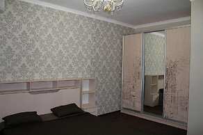 V Gostyah U Julii Guest House