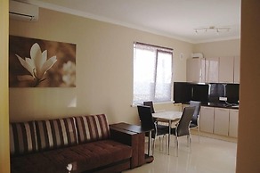 V Gostyah U Julii Guest House