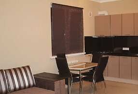 V Gostyah U Julii Guest House