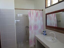 Baraka Aquarium Bungalows