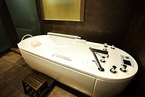 Tsarstvo Korolevstvo