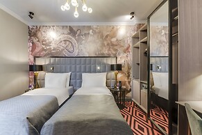 Grand Poet Hotel by Semarah