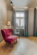 Grand Poet Hotel by Semarah