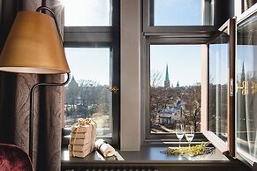 Grand Poet Hotel by Semarah