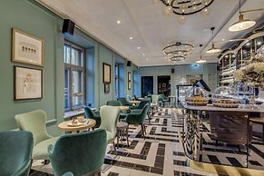Grand Poet Hotel by Semarah