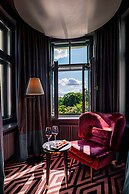 Grand Poet Hotel by Semarah