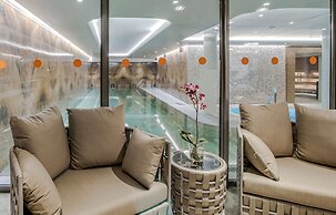 Grand Poet Hotel by Semarah